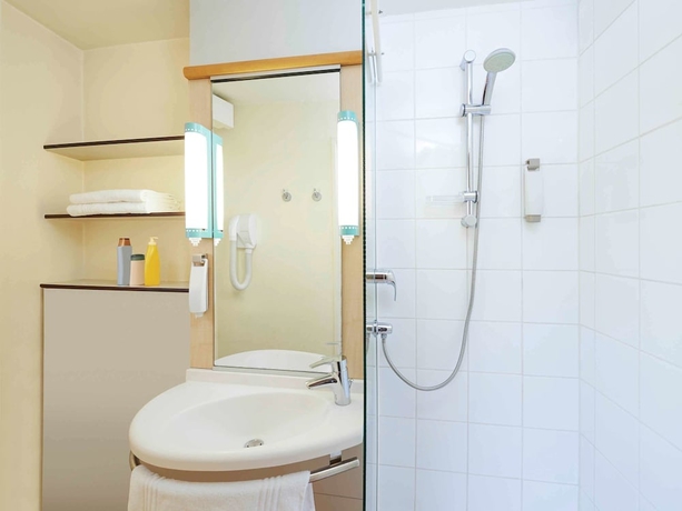 Imagen de la habitación del Hotel Ibis Strasbourg Centre Historique. Foto 18