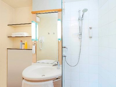 Imagen de la habitación del Hotel Ibis Strasbourg Centre Historique. Foto 6