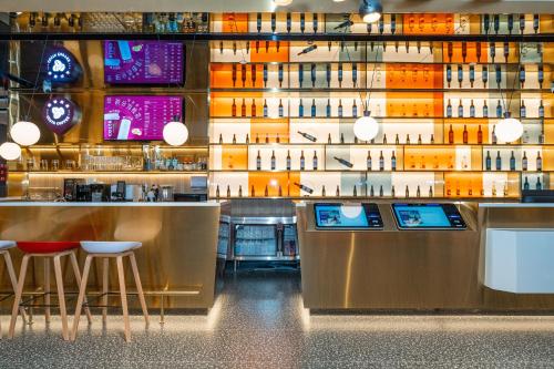 Imagen general del Hotel Ibis Styles - 260M from Guangji Street Subway Station. Foto 10