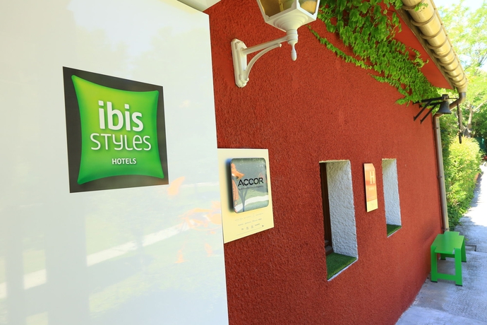 Imagen general del Hotel Ibis Styles Aix en Provence Mas des Oliviers. Foto 2