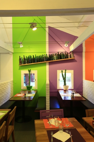 Imagen del bar/restaurante del Hotel Ibis Styles Aix en Provence Mas des Oliviers. Foto 4