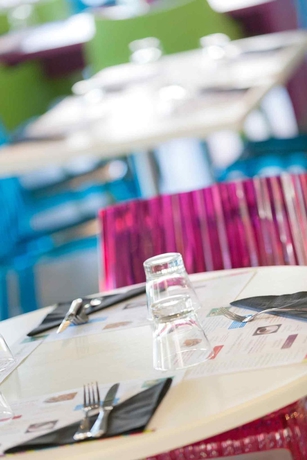 Imagen del bar/restaurante del Hotel Ibis Styles Aix-les-bains Domaine De Marlioz. Foto 8