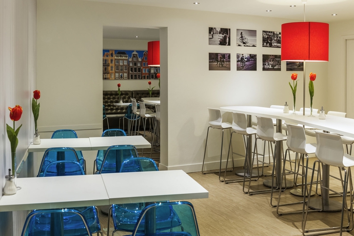 Imagen del bar/restaurante del Hotel Ibis Styles Amsterdam Central Station. Foto 2