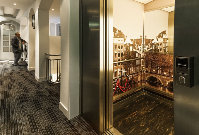Imagen de los interiores del Hotel Ibis Styles Amsterdam Central Station. Foto 11