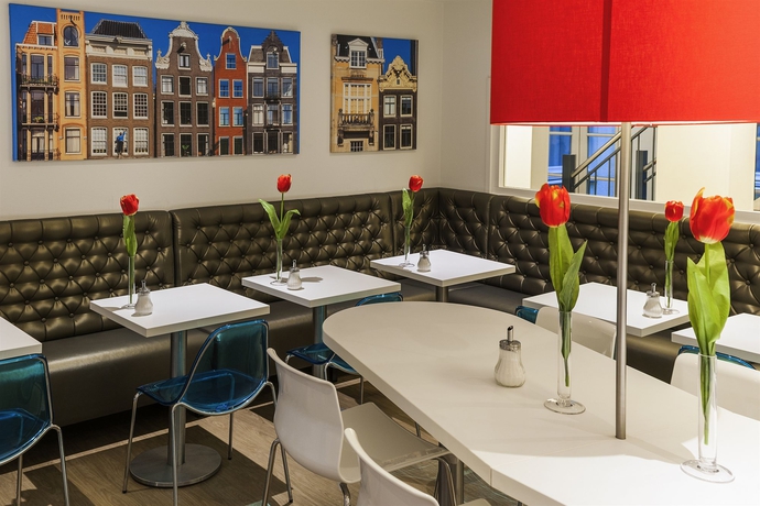 Imagen del bar/restaurante del Hotel Ibis Styles Amsterdam Central Station. Foto 4