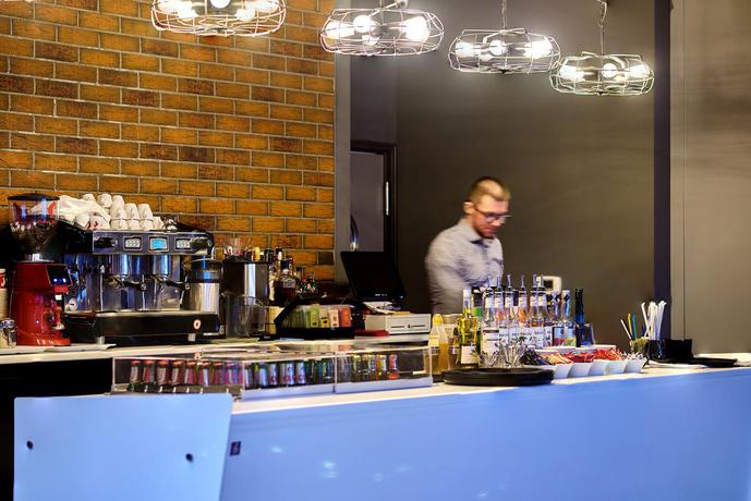 Imagen del bar/restaurante del Hotel Ibis Styles Arad. Foto 3