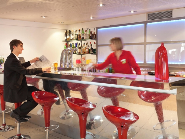 Imagen general del Hotel Ibis Styles Avignon Sud. Foto 7