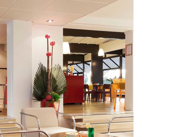 Imagen del bar/restaurante del Hotel Ibis Styles Avignon Sud. Foto 11