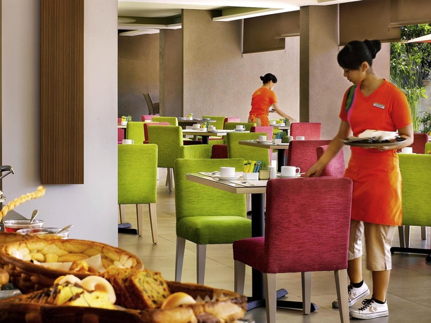 Imagen del bar/restaurante del Hotel Ibis Styles Bali Benoa. Foto 8