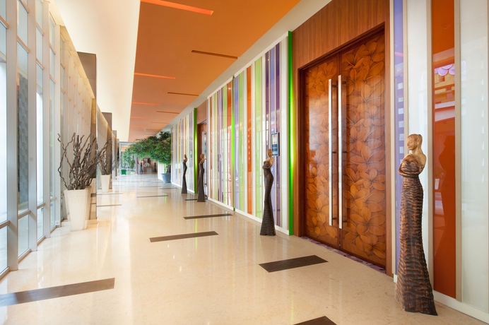 Imagen de los interiores del Hotel Ibis Styles Bali Denpasar. Foto 14