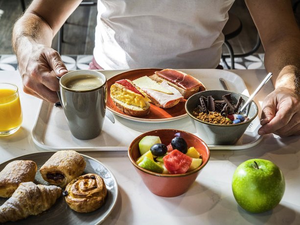 Imagen del bar/restaurante del Hotel Ibis Styles Barcelona City Bogatell. Foto 6