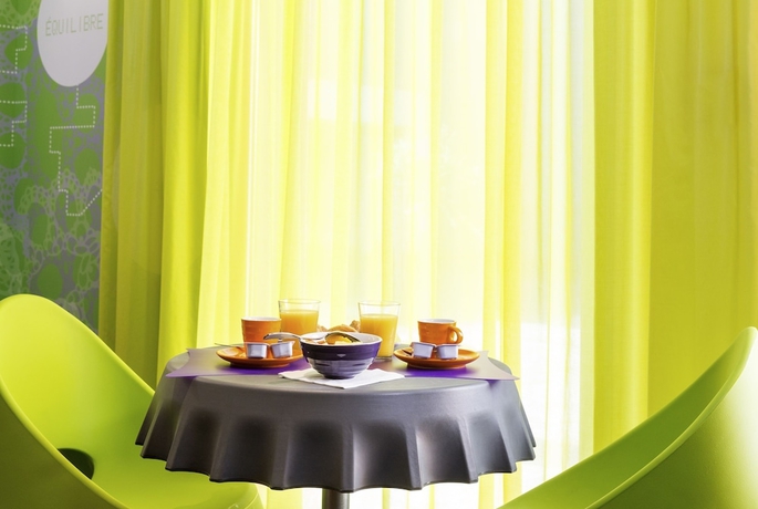 Imagen del bar/restaurante del Hotel Ibis Styles Bethune Bruay. Foto 7