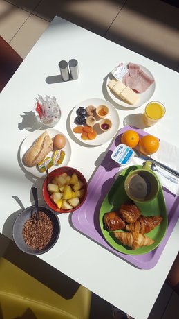 Imagen del bar/restaurante del Hotel Ibis Styles Bordeaux Aeroport. Foto 3