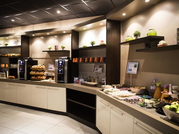 Imagen del bar/restaurante del Hotel Ibis Styles Bordeaux Meriadeck. Foto 7