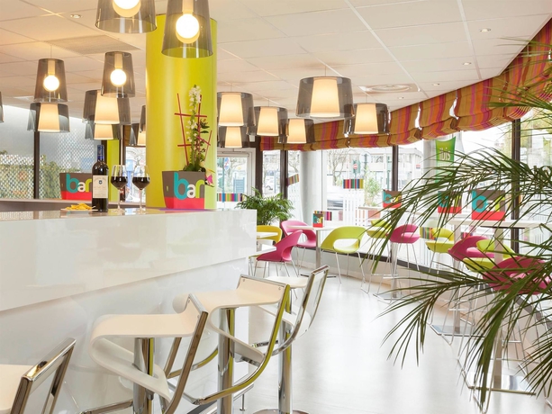 Imagen del bar/restaurante del Hotel Ibis Styles Bordeaux Saint M&eacute;dard. Foto 9