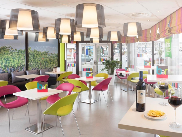 Imagen del bar/restaurante del Hotel Ibis Styles Bordeaux Saint M&eacute;dard. Foto 10