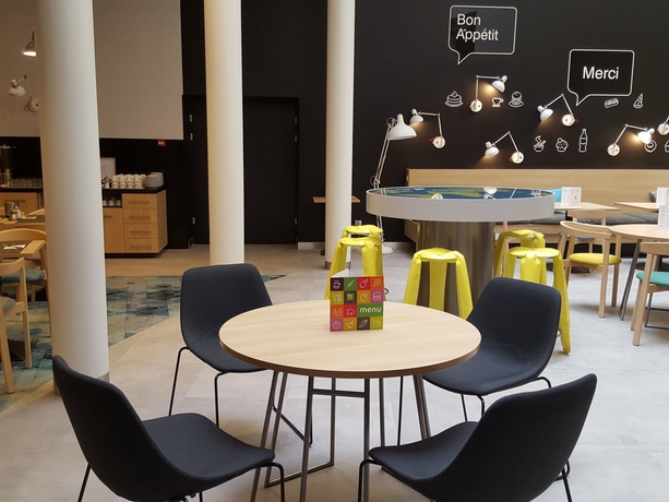 Imagen del bar/restaurante del Hotel Ibis Styles Budapest Center. Foto 4