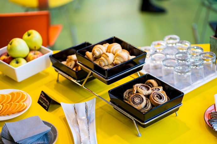 Imagen del bar/restaurante del Hotel Ibis Styles Budapest Citywest. Foto 10