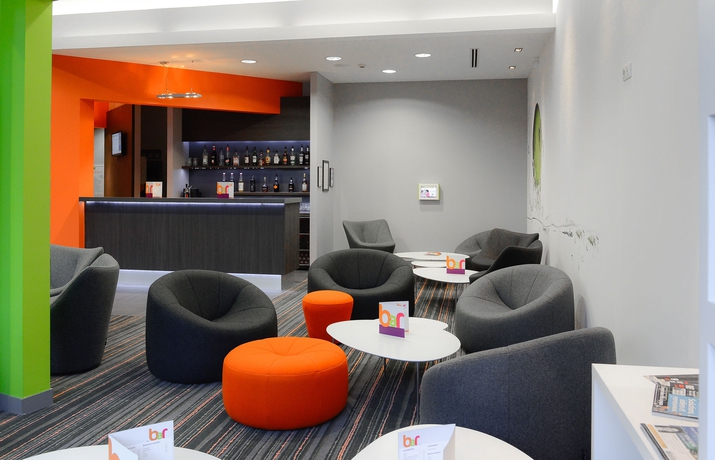 Imagen del bar/restaurante del Hotel Ibis Styles Caen Centre Gare. Foto 5