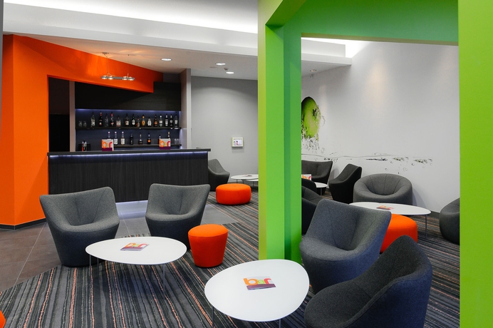 Imagen del bar/restaurante del Hotel Ibis Styles Caen Centre Gare. Foto 11