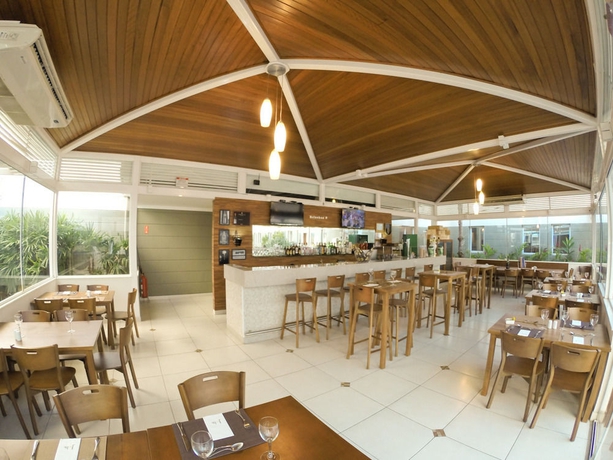 Imagen del bar/restaurante del Hotel Ibis Styles Campinas Alphaville. Foto 3