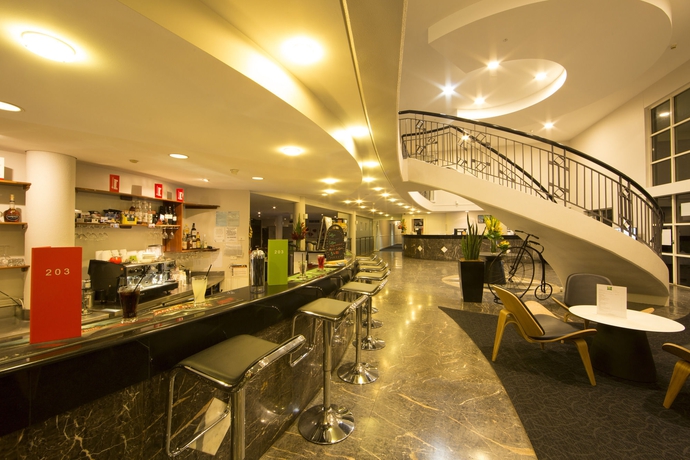 Imagen del bar/restaurante del Hotel Ibis Styles Canberra. Foto 5