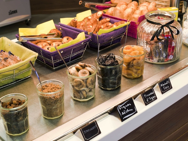 Imagen del bar/restaurante del Hotel Ibis Styles Castres. Foto 6