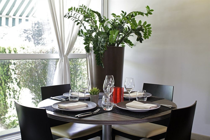 Imagen del bar/restaurante del Hotel Ibis Styles Chalon Sur Saone. Foto 9