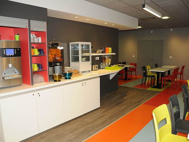 Imagen del bar/restaurante del Hotel Ibis Styles Chambery Centre Gare. Foto 7