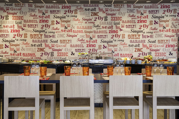 Imagen del bar/restaurante del Hotel Ibis Styles Chartres. Foto 10