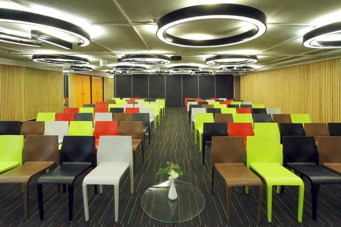Imagen de los interiores del Hotel Ibis Styles Chiang Mai. Foto 12