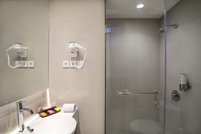 Imagen de la habitación del Hotel Ibis Styles Cikarang. Foto 15