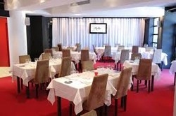 Imagen del bar/restaurante del Hotel Ibis Styles Clermont-ferrand République. Foto 2