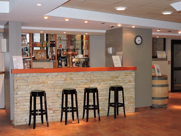 Imagen del bar/restaurante del Hotel Ibis Styles Cognac. Foto 6