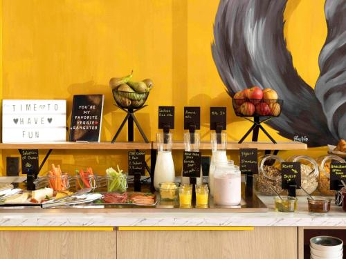 Imagen del bar/restaurante del Hotel Ibis Styles Copenhagen Orestad. Foto 2