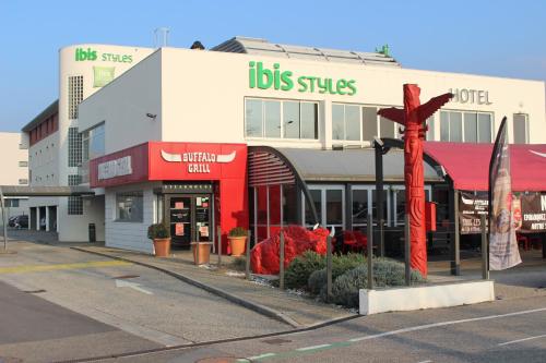 Imagen general del Hotel Ibis Styles Crolles Grenoble A41. Foto 9