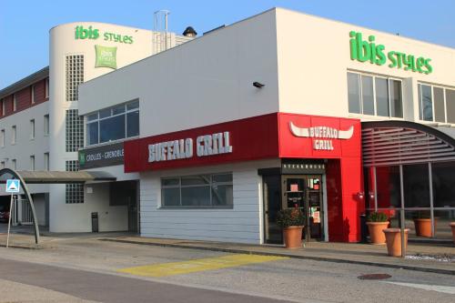 Imagen general del Hotel Ibis Styles Crolles Grenoble A41. Foto 6