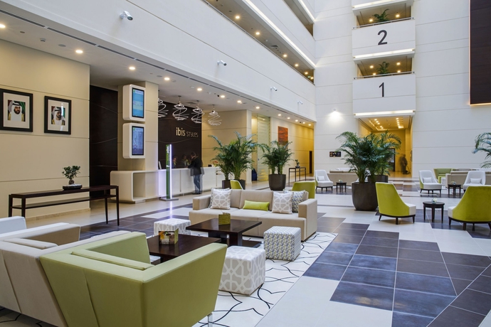 Imagen del bar/restaurante del Hotel Ibis Styles Dragon Mart Dubai. Foto 2