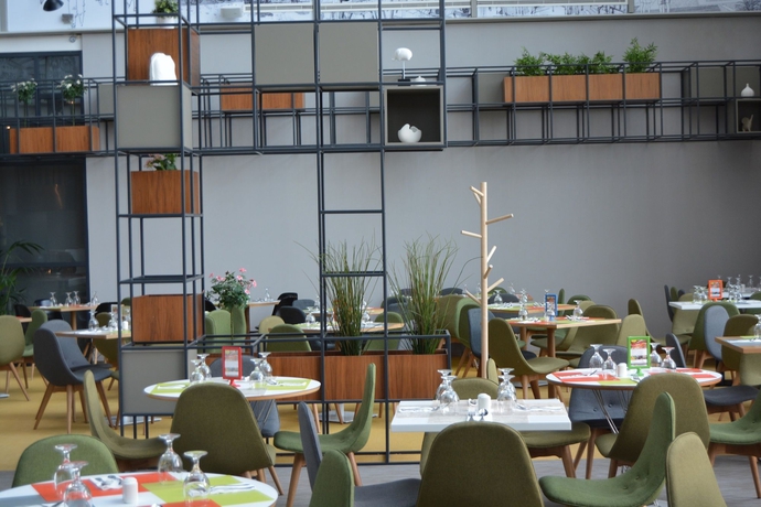 Imagen del bar/restaurante del Hotel Ibis Styles Dubai Jumeira. Foto 8