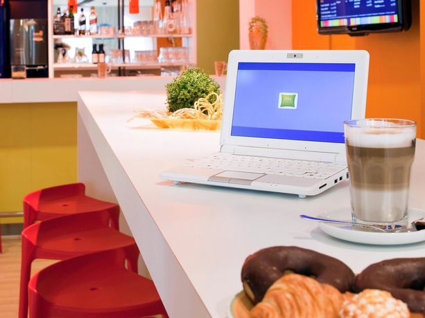 Imagen del bar/restaurante del Hotel Ibis Styles Düsseldorf - Neuss. Foto 8