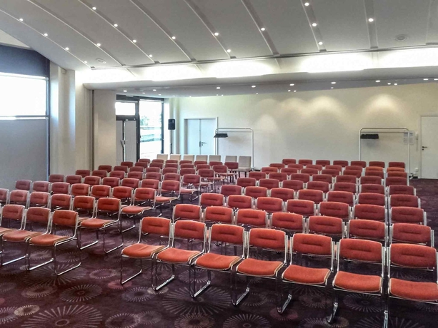 Imagen de los interiores del Hotel Ibis Styles Evry Cathedrale. Foto 13