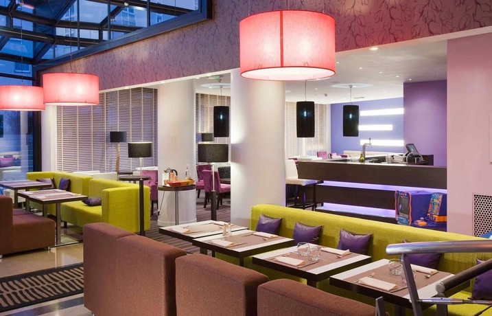 Imagen del bar/restaurante del Hotel Ibis Styles Evry Cathedrale. Foto 6