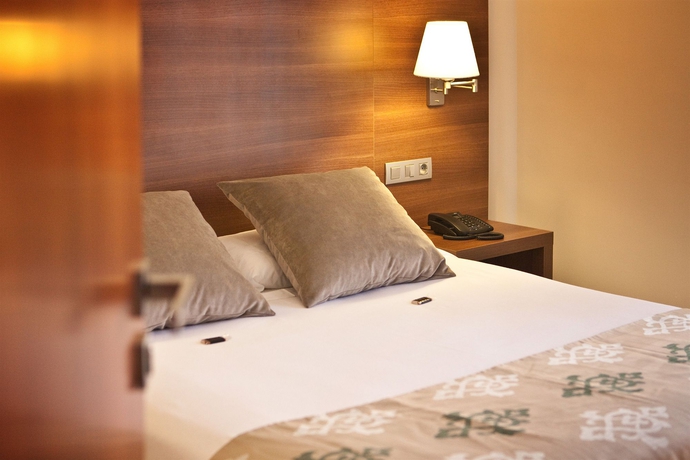 Imagen de la habitación del Hotel Ibis Styles Figueres Ronda. Foto 4