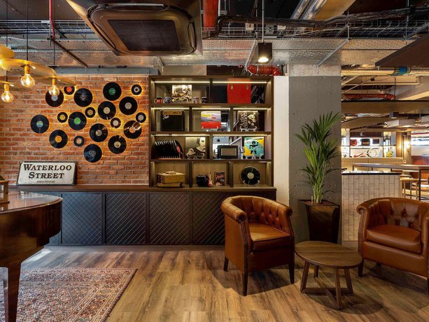 Imagen de los interiores del Hotel Ibis Styles Glasgow Central. Foto 17