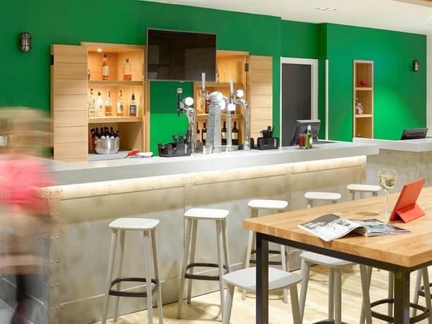 Imagen del bar/restaurante del Hotel Ibis Styles Glasgow Centre George Square. Foto 9