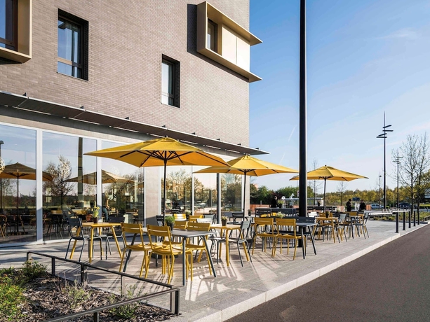 Imagen del bar/restaurante del Hotel Ibis Styles Guyancourt Versailles. Foto 5