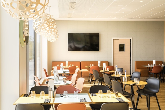 Imagen del bar/restaurante del Hotel Ibis Styles Guyancourt Versailles. Foto 9