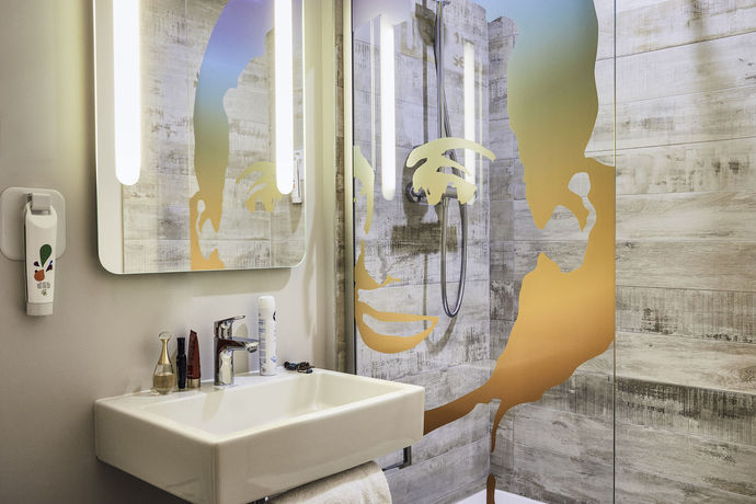 Imagen de la habitación del Hotel Ibis Styles Hy&egrave;res Rooftop and Spa. Foto 6