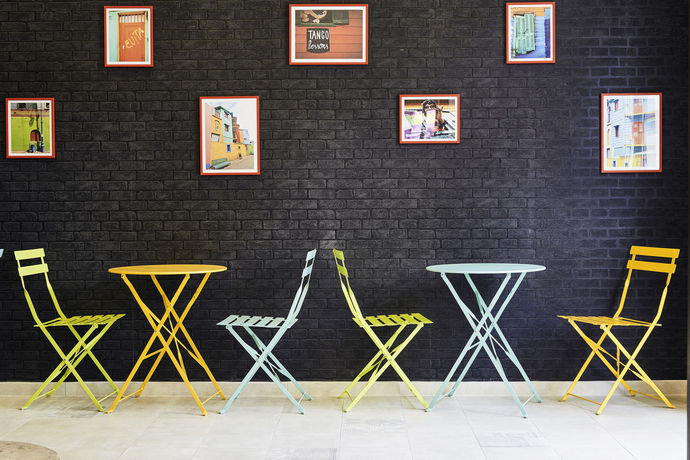 Imagen de los interiores del Hotel Ibis Styles Hy&egrave;res Rooftop and Spa. Foto 13