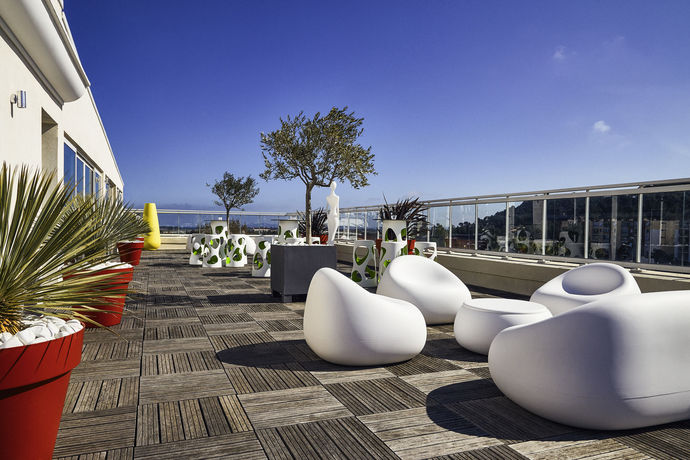 Imagen de los exteriores del Hotel Ibis Styles Hy&egrave;res Rooftop and Spa. Foto 8